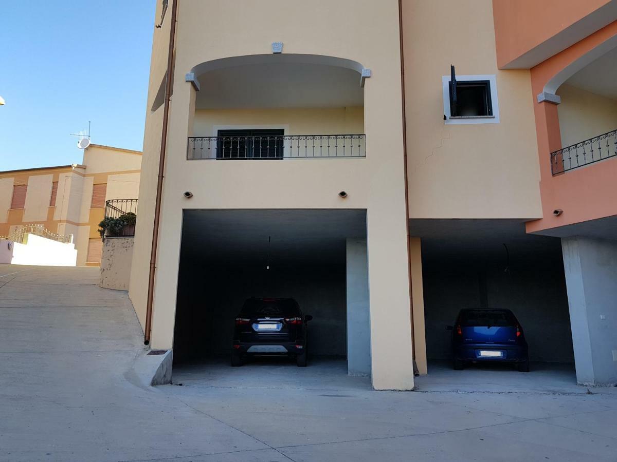 Borgo Lu Canali Da Gavino Apartment Badesi Bagian luar foto