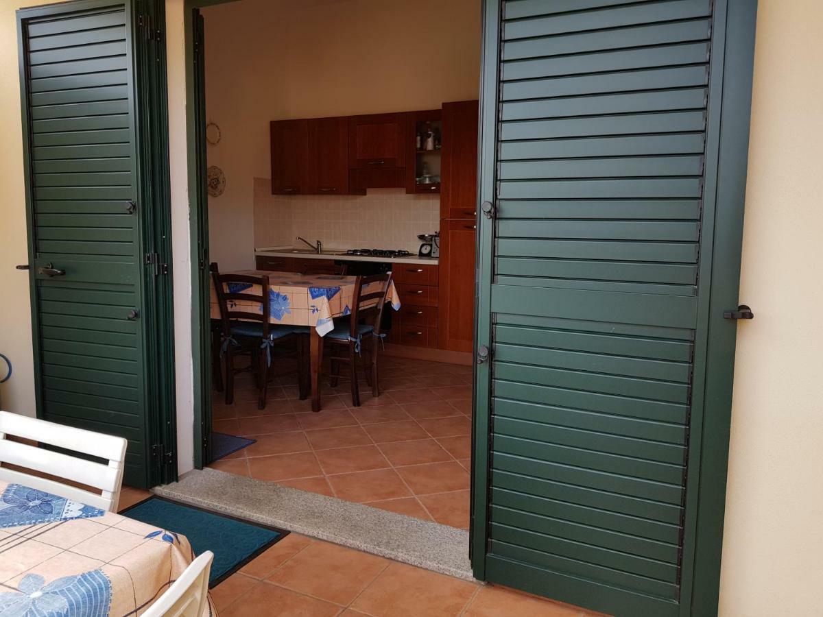 Borgo Lu Canali Da Gavino Apartment Badesi Bagian luar foto