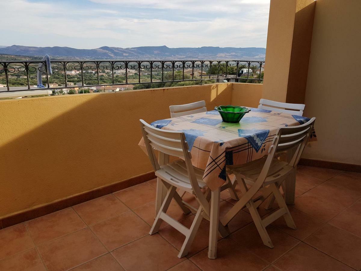 Borgo Lu Canali Da Gavino Apartment Badesi Bagian luar foto