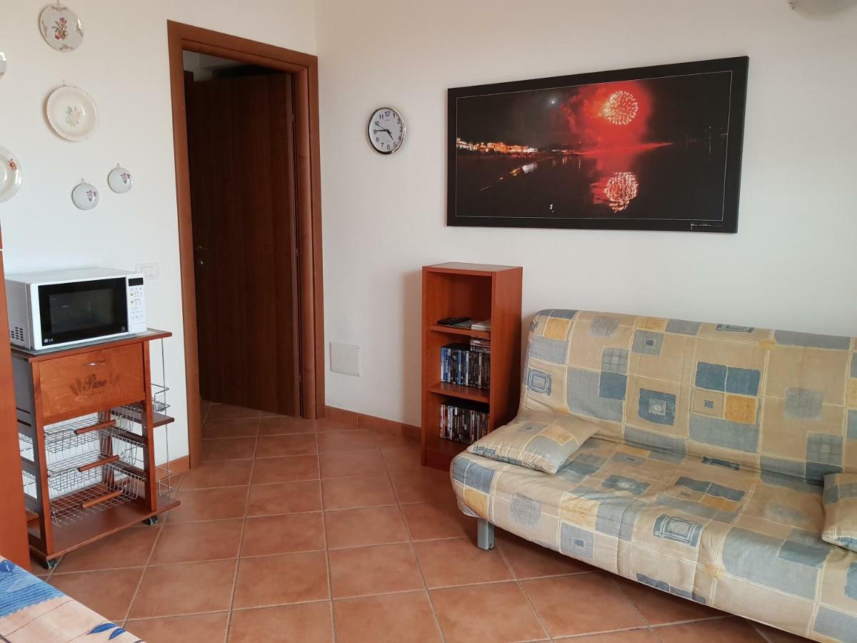 Borgo Lu Canali Da Gavino Apartment Badesi Bagian luar foto