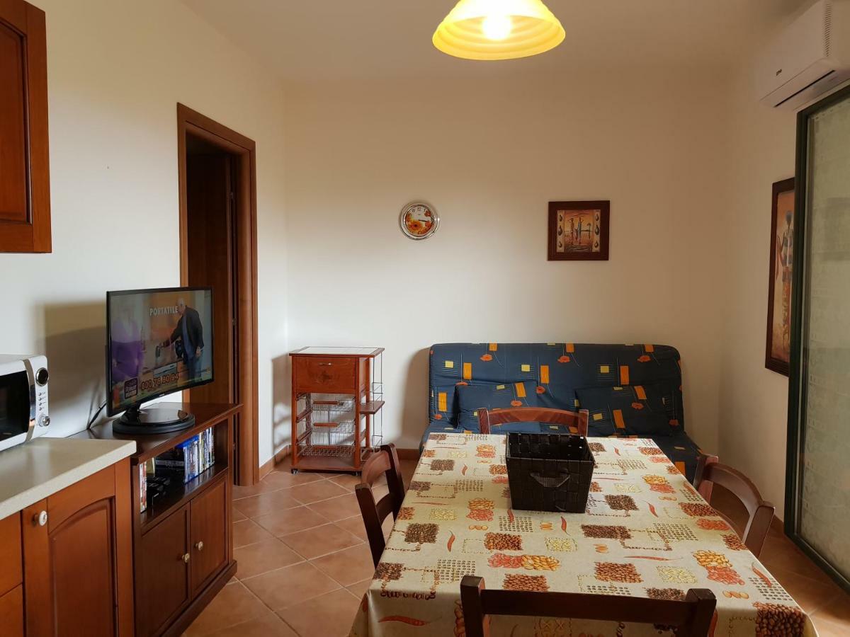 Borgo Lu Canali Da Gavino Apartment Badesi Bagian luar foto