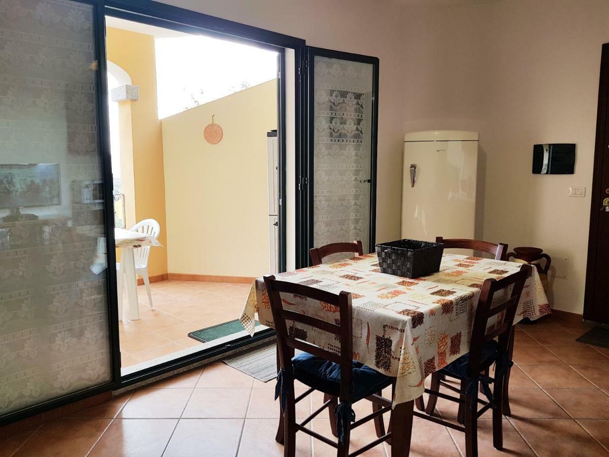 Borgo Lu Canali Da Gavino Apartment Badesi Bagian luar foto
