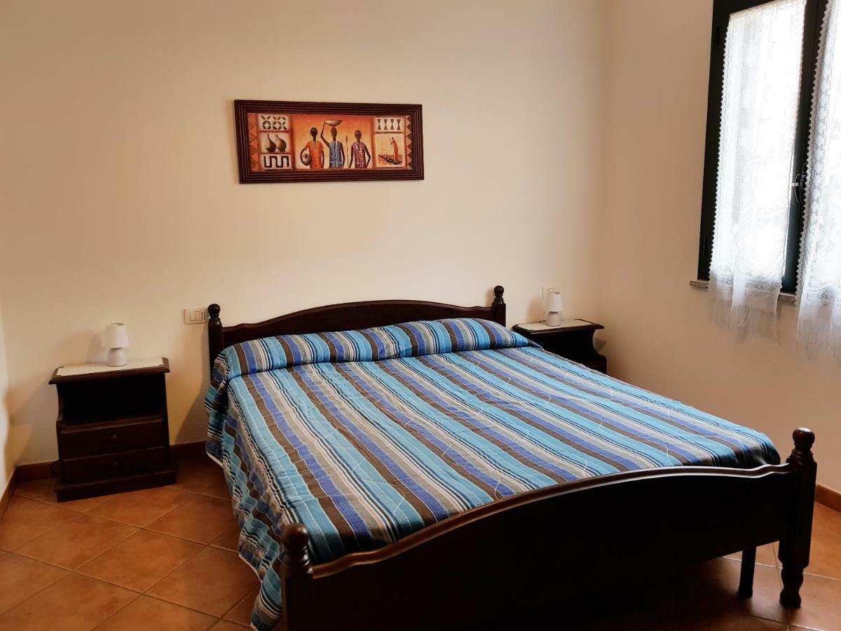 Borgo Lu Canali Da Gavino Apartment Badesi Bagian luar foto
