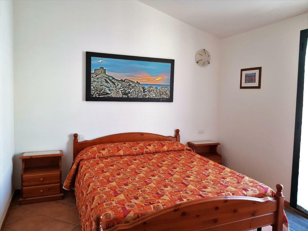 Borgo Lu Canali Da Gavino Apartment Badesi Bagian luar foto