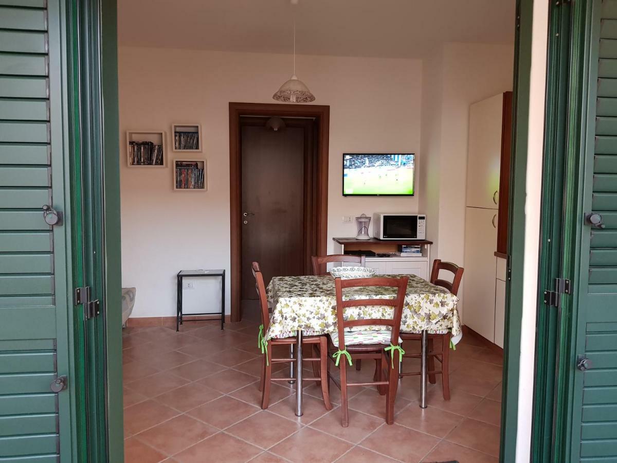 Borgo Lu Canali Da Gavino Apartment Badesi Bagian luar foto