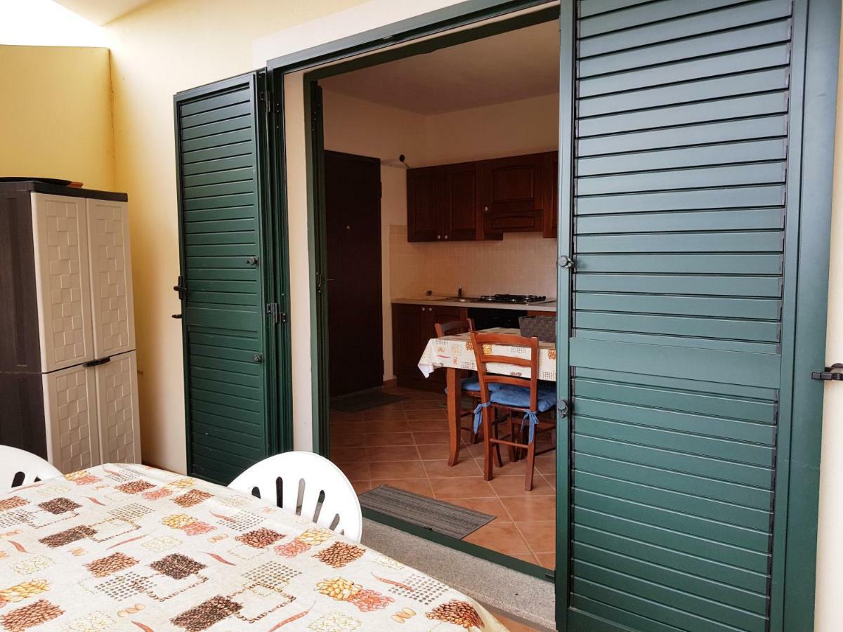 Borgo Lu Canali Da Gavino Apartment Badesi Bagian luar foto