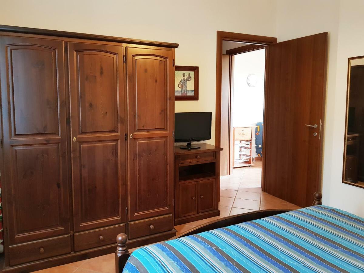 Borgo Lu Canali Da Gavino Apartment Badesi Bagian luar foto