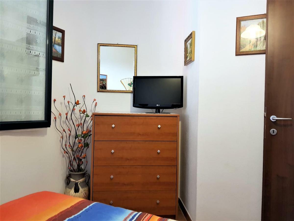 Borgo Lu Canali Da Gavino Apartment Badesi Bagian luar foto